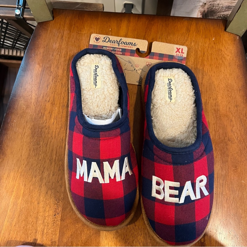 Women’s Dearfoams Red and Blue Slippers